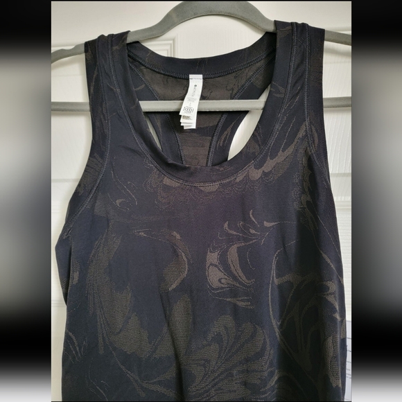 Athleta top - Picture 2 of 8